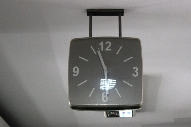 Sat u bolničkom hodniku