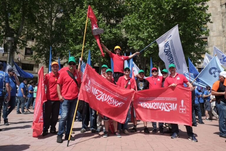 Članovi "Nezavisnosti" tokom Prvomajskog protesta u Beogradu