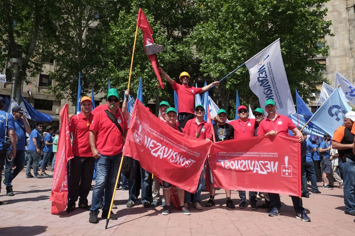 Članovi "Nezavisnosti" tokom Prvomajskog protesta u Beogradu