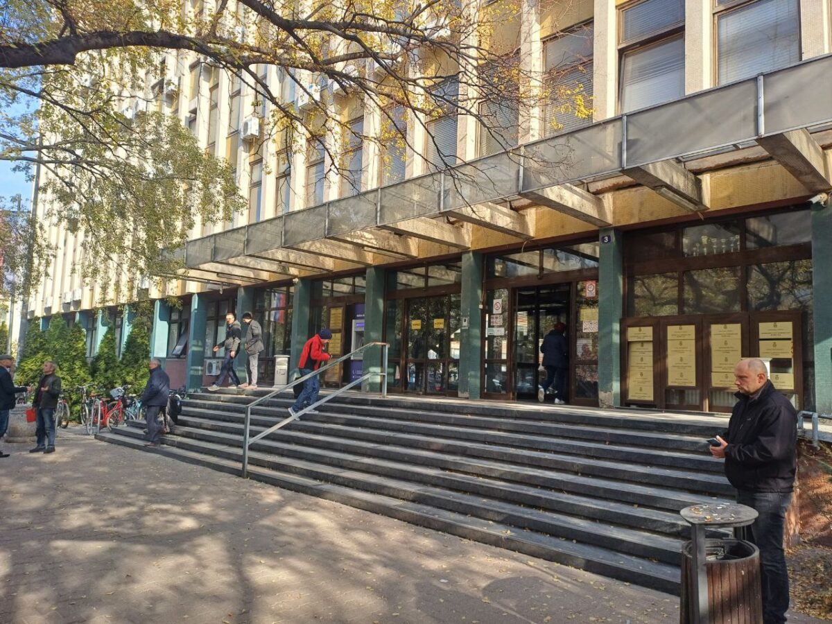 Osnovni sud u Novom Sadu; foto: Mašina