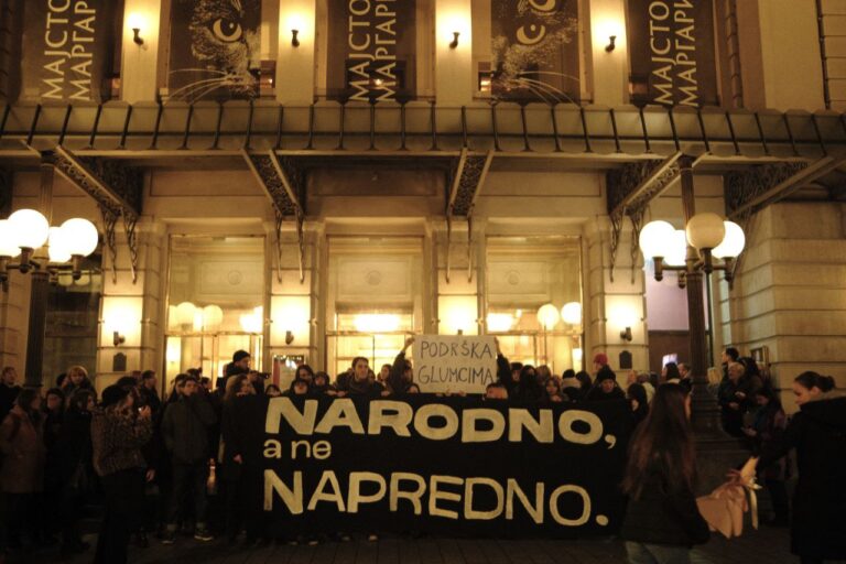 Akcija studenata FDU ispred Narodnog pozorišta; Foto: Studenti FDU