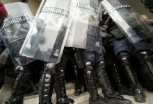 Policija ispred Skupštine Novog Sada; Foto: Mašina