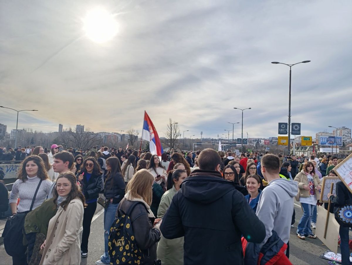 Studenti blokiraju Autokomandu; Foto: Mašina