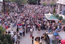 Blokada zgrade RTS-a u Takovskoj; Foto: Mašina