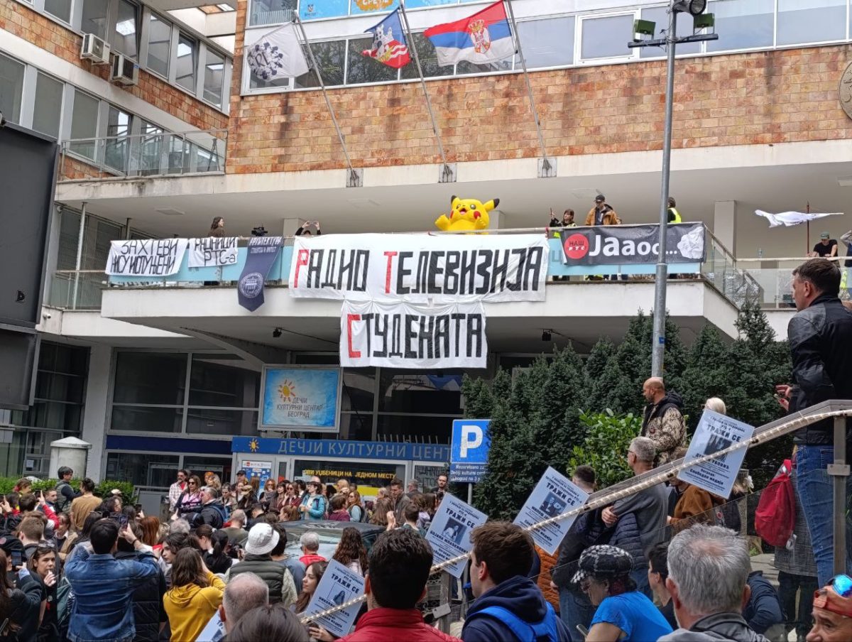 Blokada RTS-a; Foto: Mašina