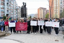 16 minuta tišine u Kosovskoj Mitrovici, tokom prethodne posete studenata iz Beograda; Foto: Instagram / aleks.n.camera