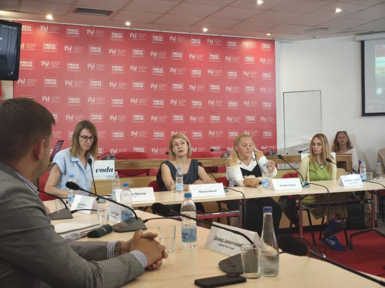 Foto: tribina u Pres centru