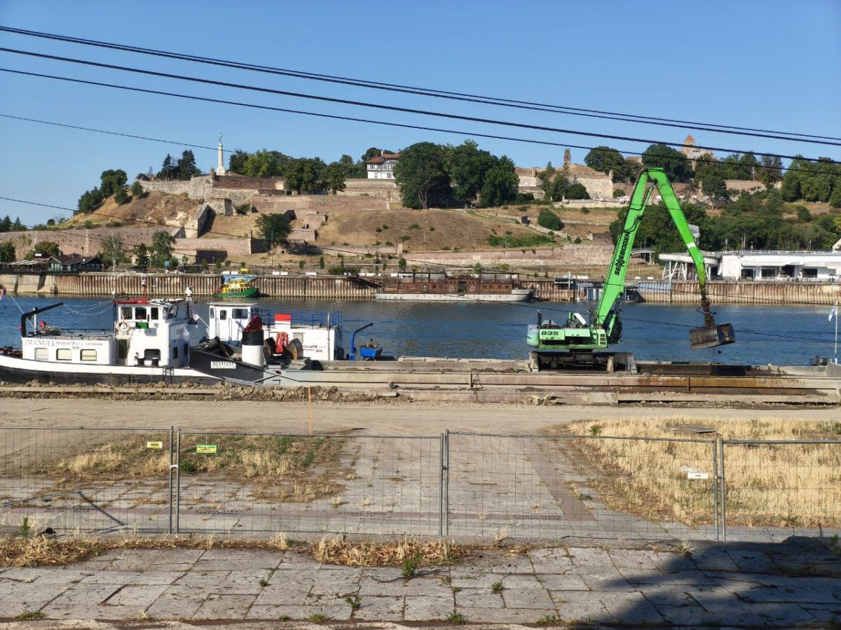 Radovi na priobalju na Ušću; Foto: Mašina