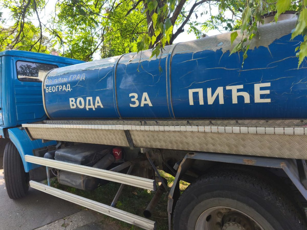 Cisterna sa pijaćom vodom