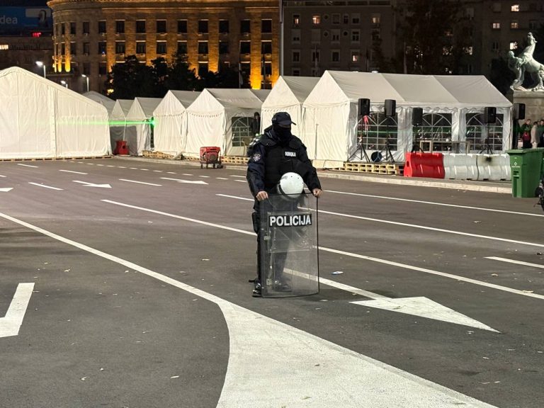 Šatorsko naselje ispred Narodne skupštine