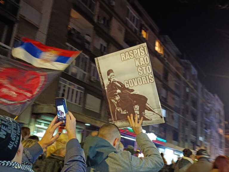 Transparent na studentskom protestu