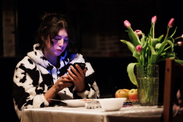 Predstava Samoubistvo kao društvena činjenica; Foto: Nata Korenovskaia.