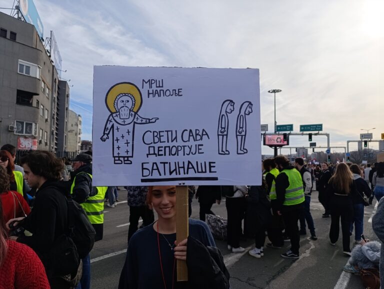 Transparent na blokadi autokomande