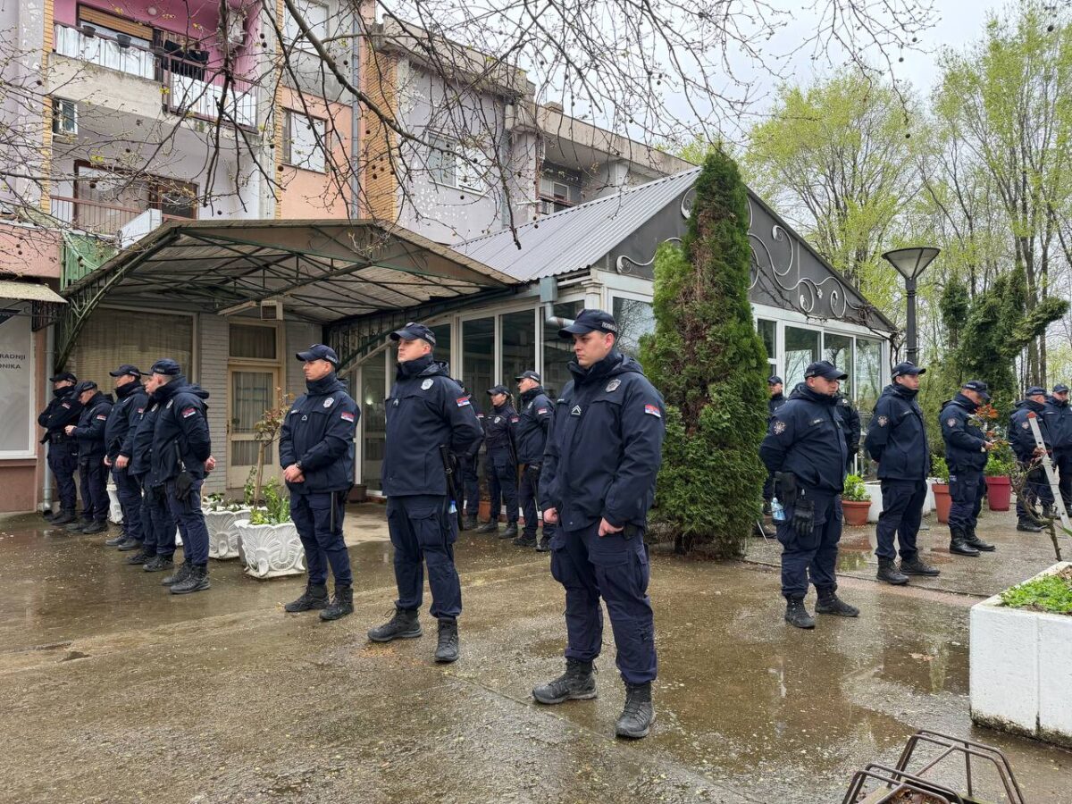 Kordon policije u Kuli tokom lokalnih izbora 29. marta 2026. godine