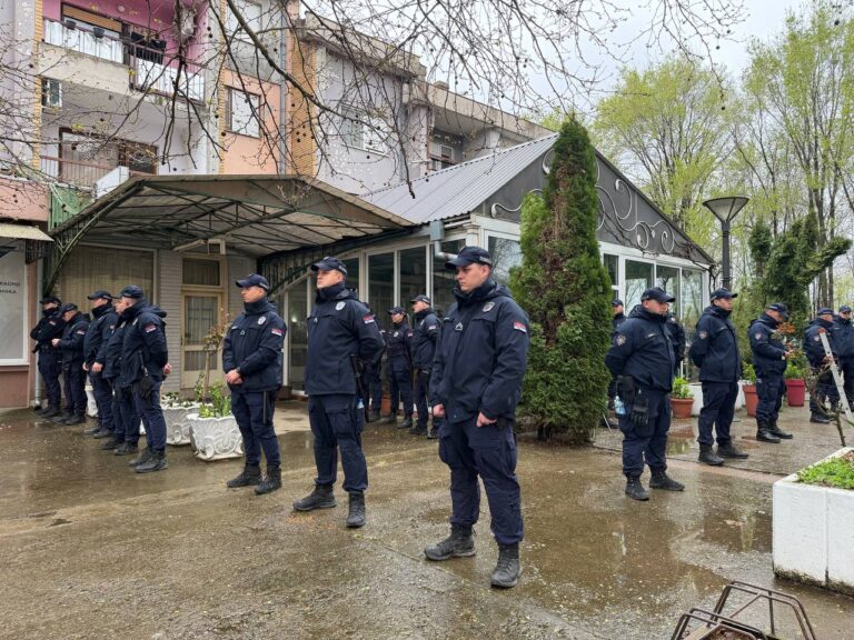Kordon policije u Kuli tokom lokalnih izbora 29. marta 2026. godine