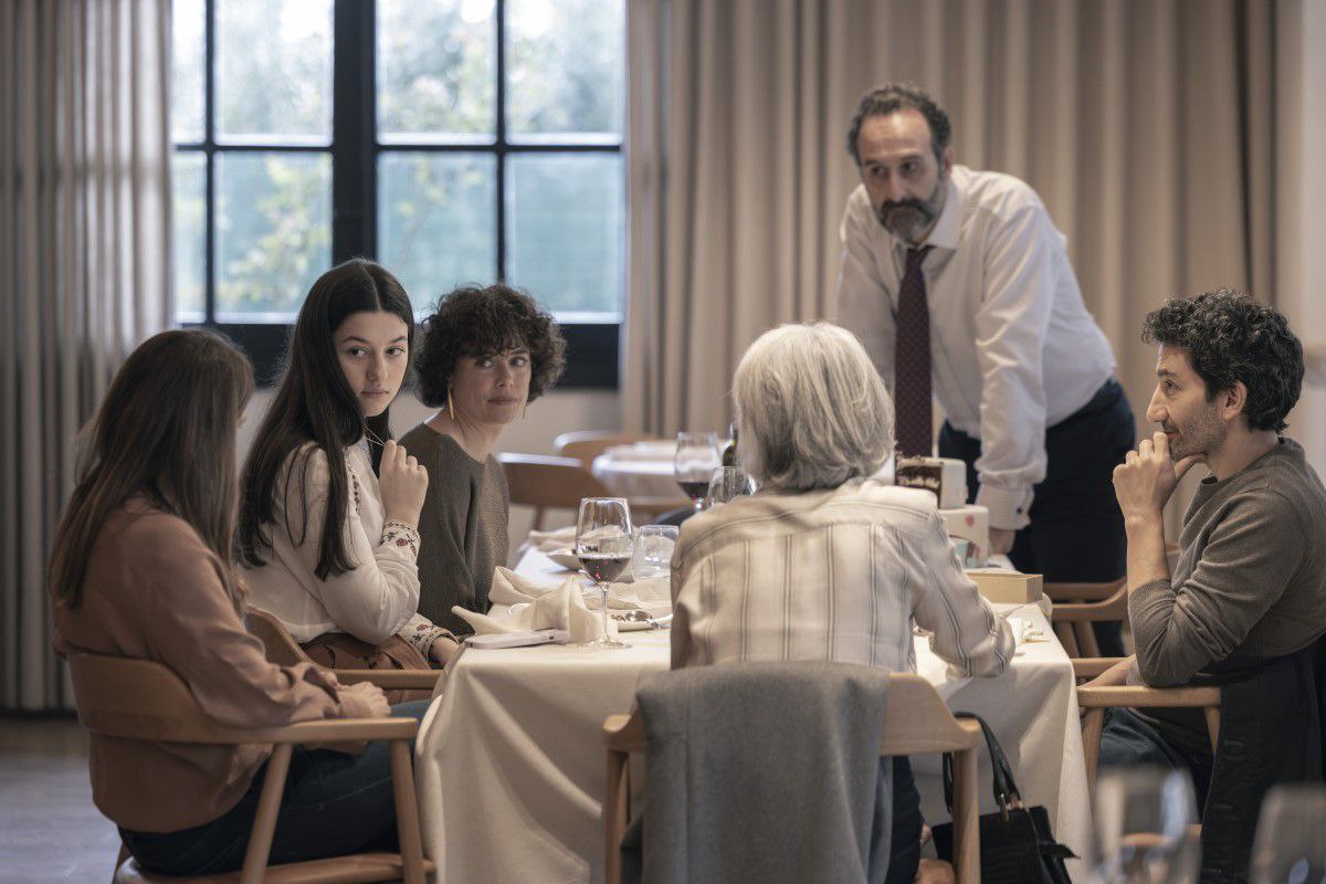 Kadar iz filma Nedelje.