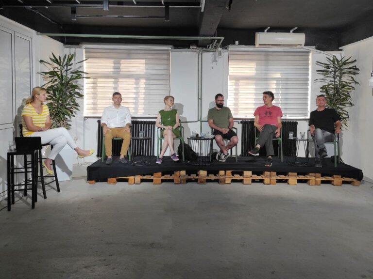 Učesnici tribine O mogućnostima zajedništva