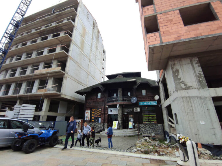 Izgradnja na Zlatiboru