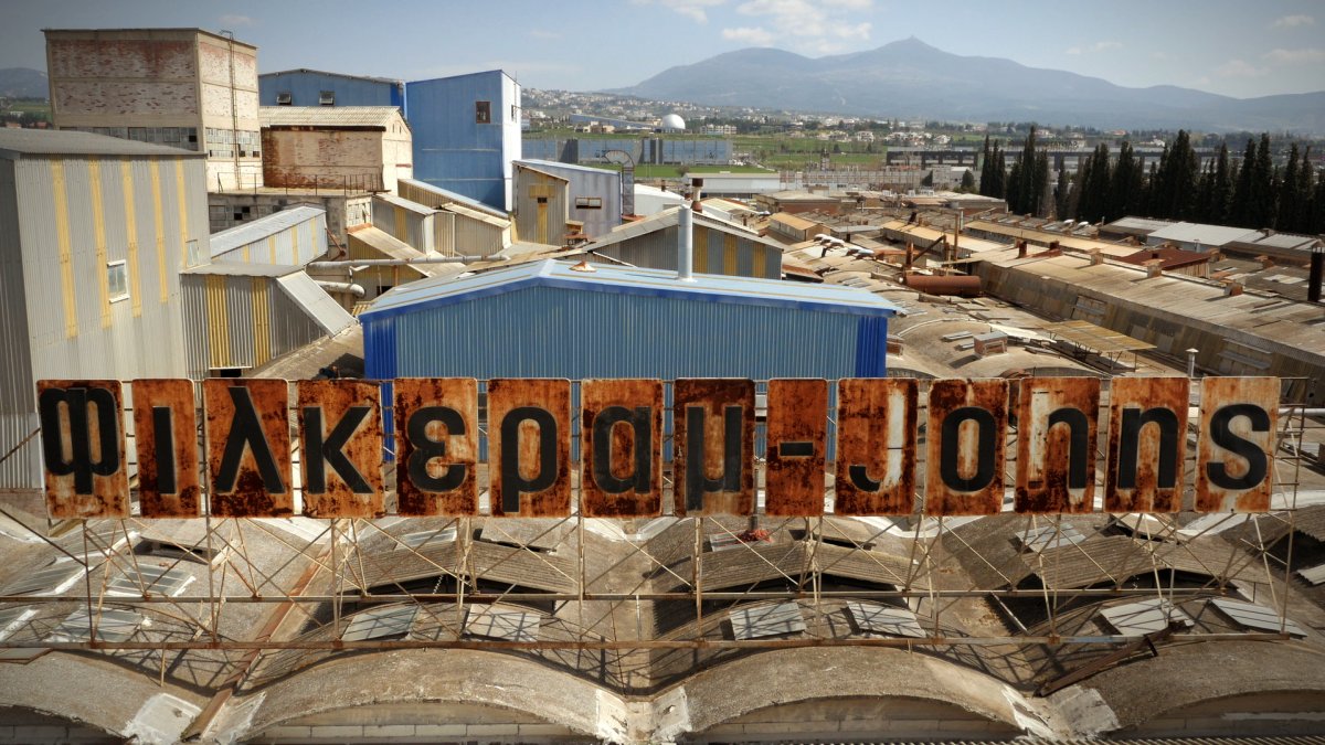 photo: scene from the movie "Occupy Resist Produce. Vio.Me", www.azzellini.net
