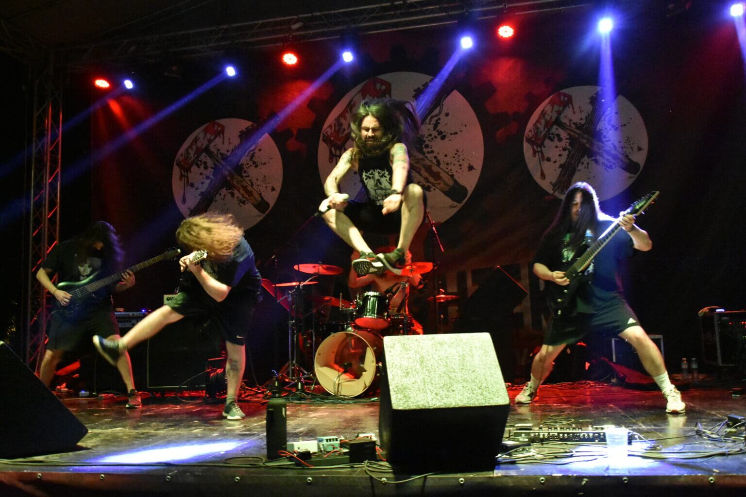 nastup hevi metal benda na festivalu u doljevcu