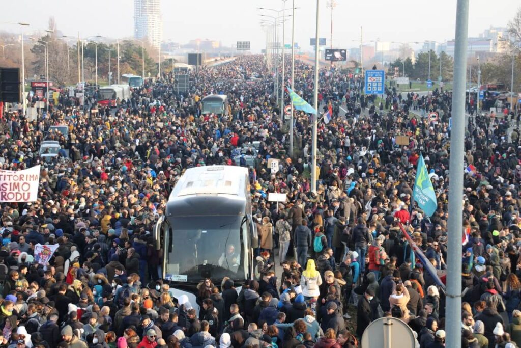 Protest blockade of roads in Belgrade near the Sava Center congress hall, December 4; Photo: Mašina