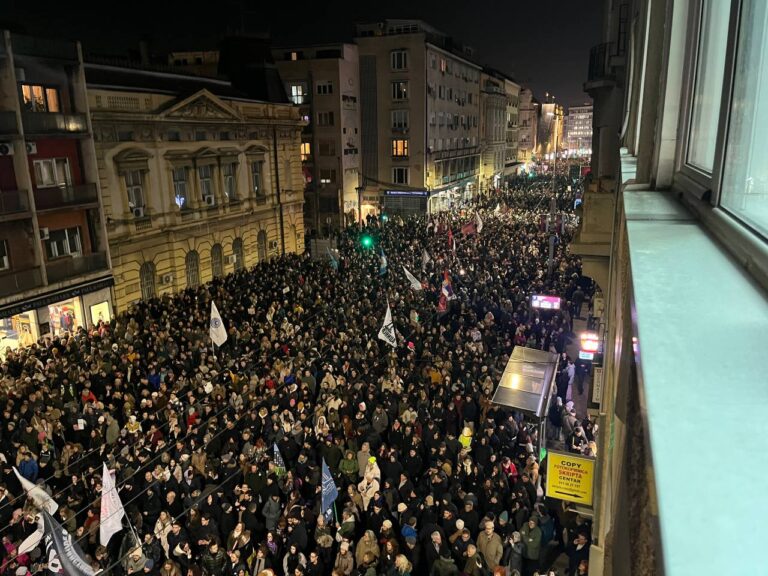 Protest "Znanje je moć"