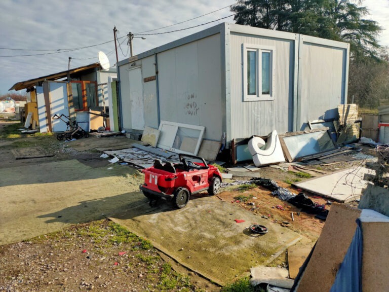 Neuslovni kontejneri